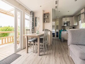 Chalet | Dining