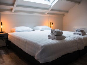 Huis | 3 slaapkamers, individueel gemeubileerd, beddengoed