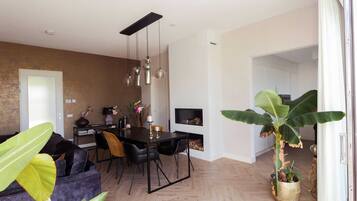 Villa | Dining