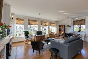 House | Living room