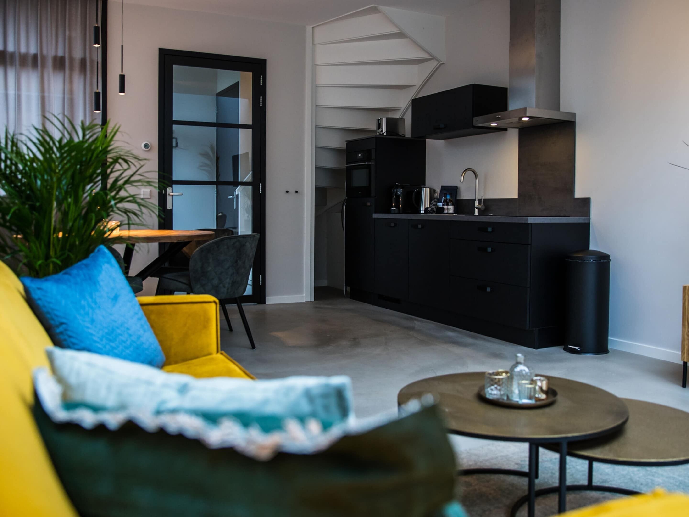 Hús | Einkaeldhús | Örbylgjuofn, eldavélarhellur