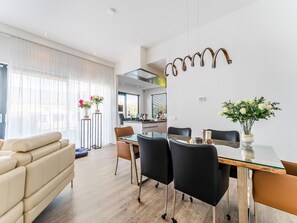 House | Dining