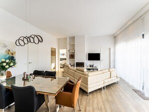 House | Living room | Fireplace - Holiday Home in Zeewolde With Sauna (Zeewolde)