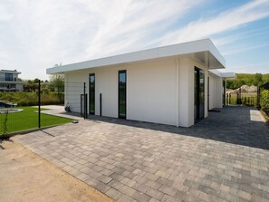 Villa | Exterior - Swanky Villa in Zeewolde With Garden (Zeewolde)