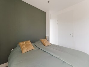 4 bedrooms, individually furnished, bed sheets - Swanky Villa in Zeewolde With Garden (Zeewolde)