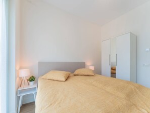 4 bedrooms, individually furnished, bed sheets - Luxury Water Villa in Harderwold With Jetty (Zeewolde)