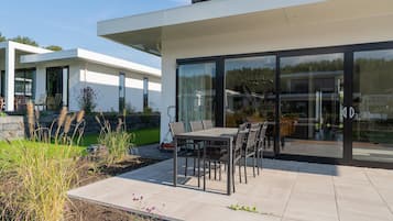 Villa | Balcony