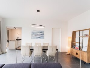 Villa | Dining