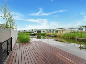 Villa | Exterior - Holiday Home in Flevoland by Veluwemeer (Zeewolde)