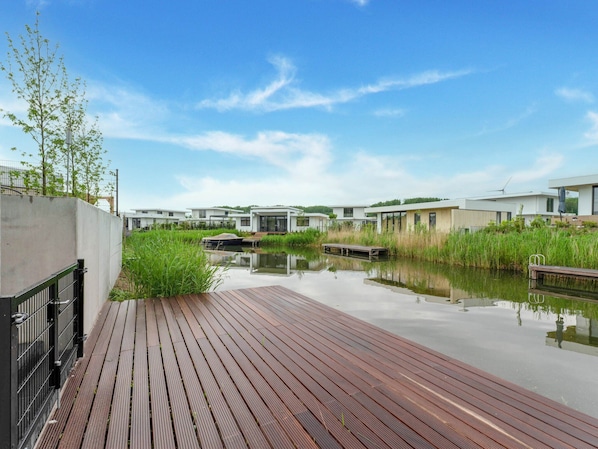 Villa | Exterior - Holiday Home in Flevoland by Veluwemeer (Zeewolde)