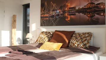 House | 3 bedrooms, individually furnished, iron/ironing board, bed sheets
