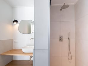 Bathroom - Farmhouse in Zeeland With Saltwater Pool (Oostkapelle)