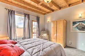 3 bedrooms, desk, iron/ironing board, internet - Las Cruces Vacation Rental - 3 Mi to NMSU (Las Cruces)
