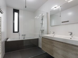 Bathroom - Seaside Getaway With a Beautiful Garden (Kamperland)