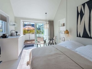 House | 1 bedroom, individually furnished, bed sheets - Holiday Home Near Beach in Zeeland (Oostkapelle)