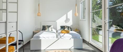 House | 3 bedrooms, individually furnished, bed sheets