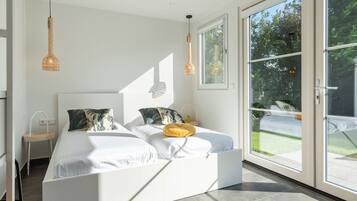 House | 3 bedrooms, individually furnished, bed sheets