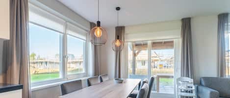 House | Dining