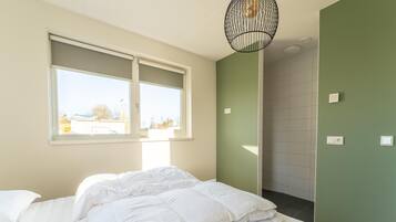 House | 3 bedrooms, individually furnished, bed sheets