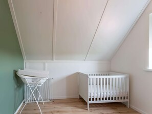 House | 4 bedrooms, individually furnished, bed sheets