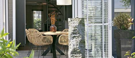 House | Bahagian luar