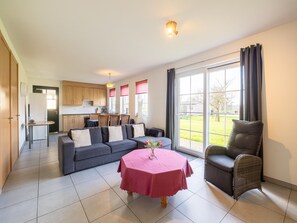 House | Living room - Eco-friendly Apartment With a Garden (Sint Kruis)