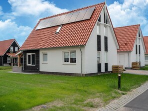 House | Exterior - Coastal Getaway w/ Sauna (Scherpenisse)