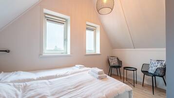 House | 3 bedrooms, individually furnished, bed sheets