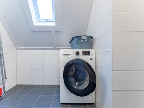 House | Bathroom
