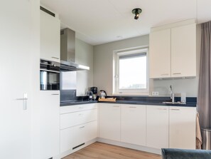 House | Private kitchen | Microwave - House Near Scherpenisse Beach With Garden (Scherpenisse)