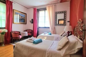 5 habitaciones, escritorio, tabla de planchar con plancha y wifi gratis 