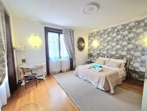 5 dormitorios, escritorio, tabla de planchar con plancha y wifi gratis