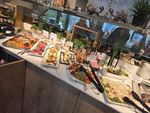 Café da manhã, almoço e jantar