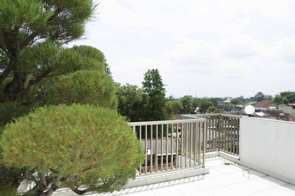 Terrace/patio - Djuragan Kamar Griya Permata - Hostel (Ngaglik)