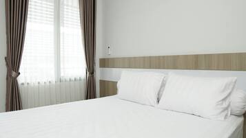 Deluxe Room, 1 Queen Bed, Non Smoking, Terrace | Minibar, free WiFi, bed sheets