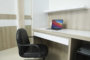 Deluxe Room, 1 Queen Bed, Non Smoking, Terrace