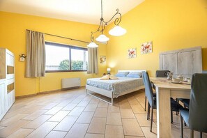 5 habitaciones, escritorio, tabla de planchar con plancha y wifi gratis