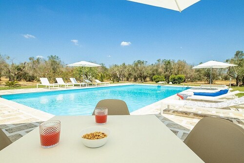 Villa Matidia: A welcoming villa surrounded by the greenery, with Free WI-FI.