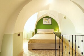 4 habitaciones, escritorio, tabla de planchar con plancha y wifi gratis 