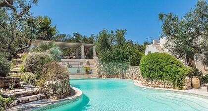 Villa Ignatia: A charming villa surrounded by vineyards and olive groves, with Free WI-FI.
