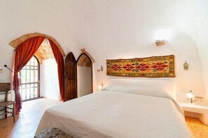 10 habitaciones, tabla de planchar con plancha y wifi gratis 