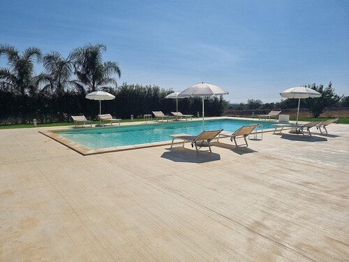 Villa Manon: A cozy and welcoming two-story villa in a quiet position, surrounded by the Sicilian countryside, with Free WI-FI.