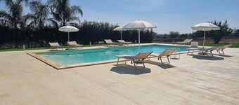 Villa Manon: A cozy and welcoming two-story villa in a quiet position, surrounded by the Sicilian countryside, with Free WI-FI.