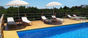 Villa Dianto: A welcoming two-story apartment that is part of an ancient country house surrounded by a citrus garden, with Free WI-FI.