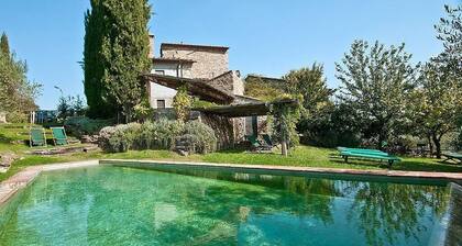 Villa Al Bosco: An elegant and welcoming three-story villa situated in a secluded location surrounded by meadows and by green hills, with Free WI-FI.