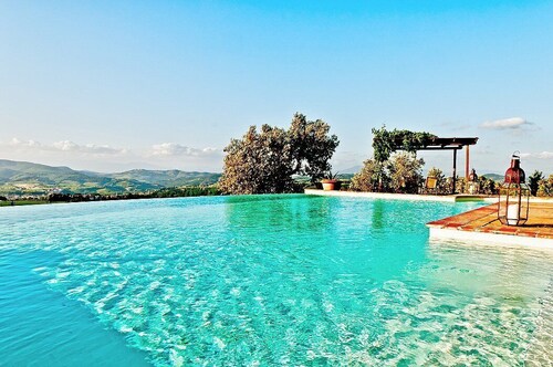 Villa Collarina Grande: An elegant and welcoming two-story age-old farm house surrounded by the greenery, with Free WI-FI.