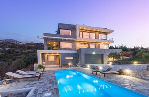 3 bedrooms - Villa Isidora - Stunning Stylish 3-bedroom Villa (Sitia)