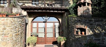 Villa Gervasa: A characteristic and welcoming three-story villa situated in a quiet location, a few minutes from the town center, with Free WI-FI.