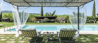 Villa Pernice: An elegant and welcoming two-story villa surrounded by the greenery, with Free WI-FI.