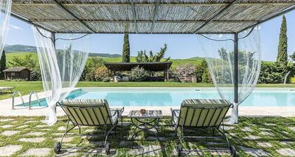 Villa Pernice: An elegant and welcoming two-story villa surrounded by the greenery, with Free WI-FI.